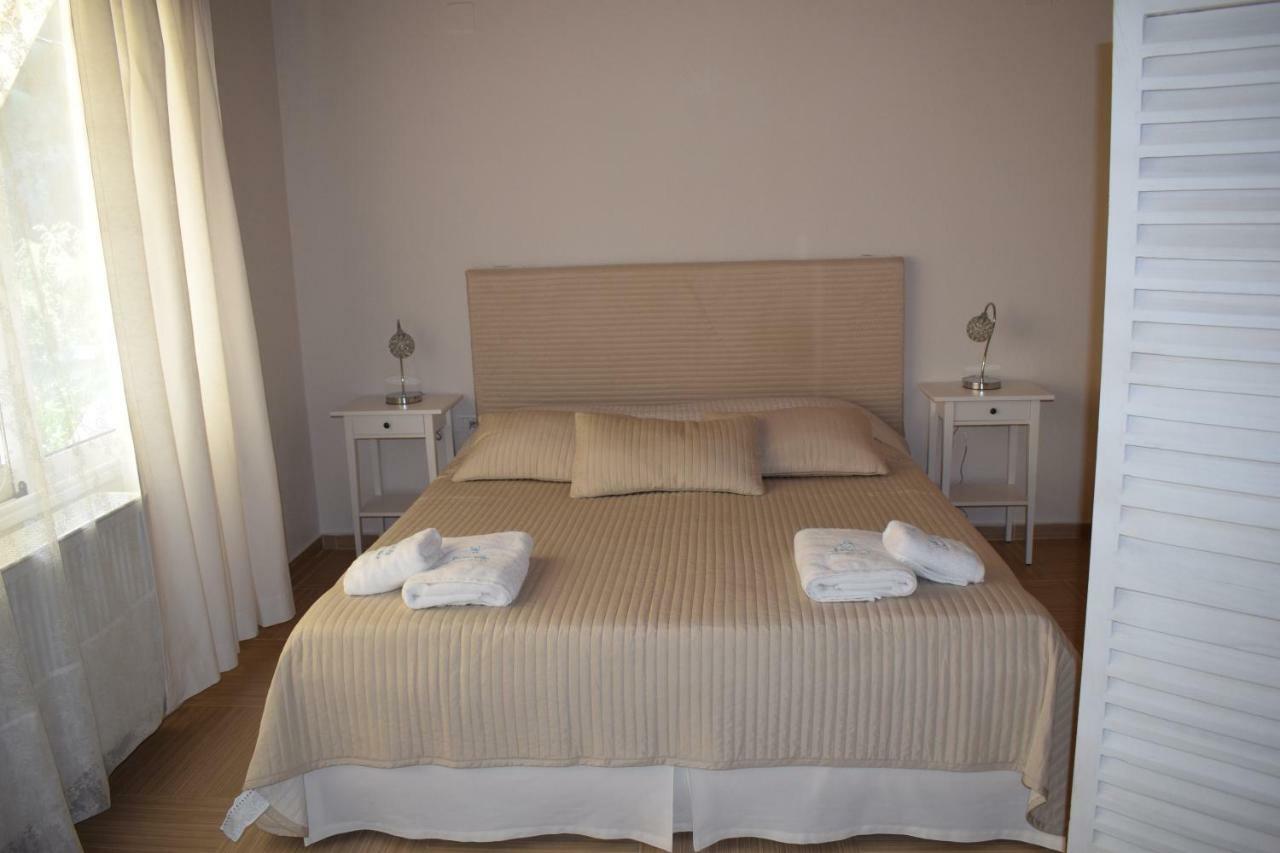 Serenity Luxury Villa, Skiathos アギア・パラスケヴィ エクステリア 写真